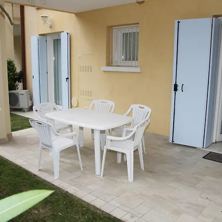 Residence Mediterranee Family Apartments Lido di Jesolo Kamer foto
